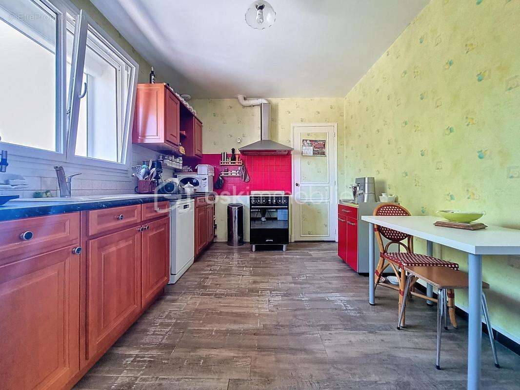 MAISON avec sous-sol total et piscine - photo 8