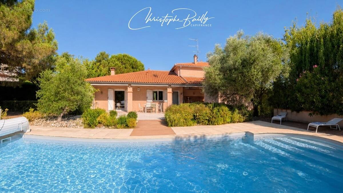 Maison familiale de 182 m² avec piscine et jardin arboré à Rouffiac-Tolosan (31180) - photo 1