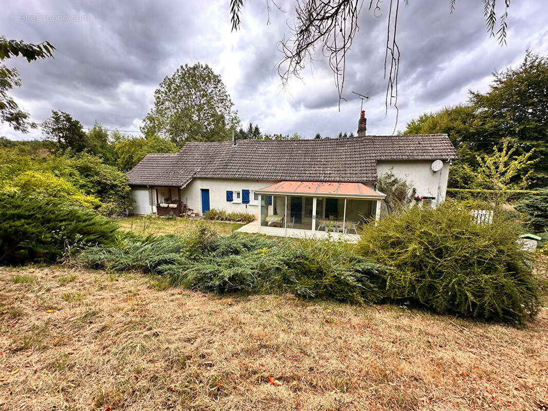Maison à IVOY-LE-PRE