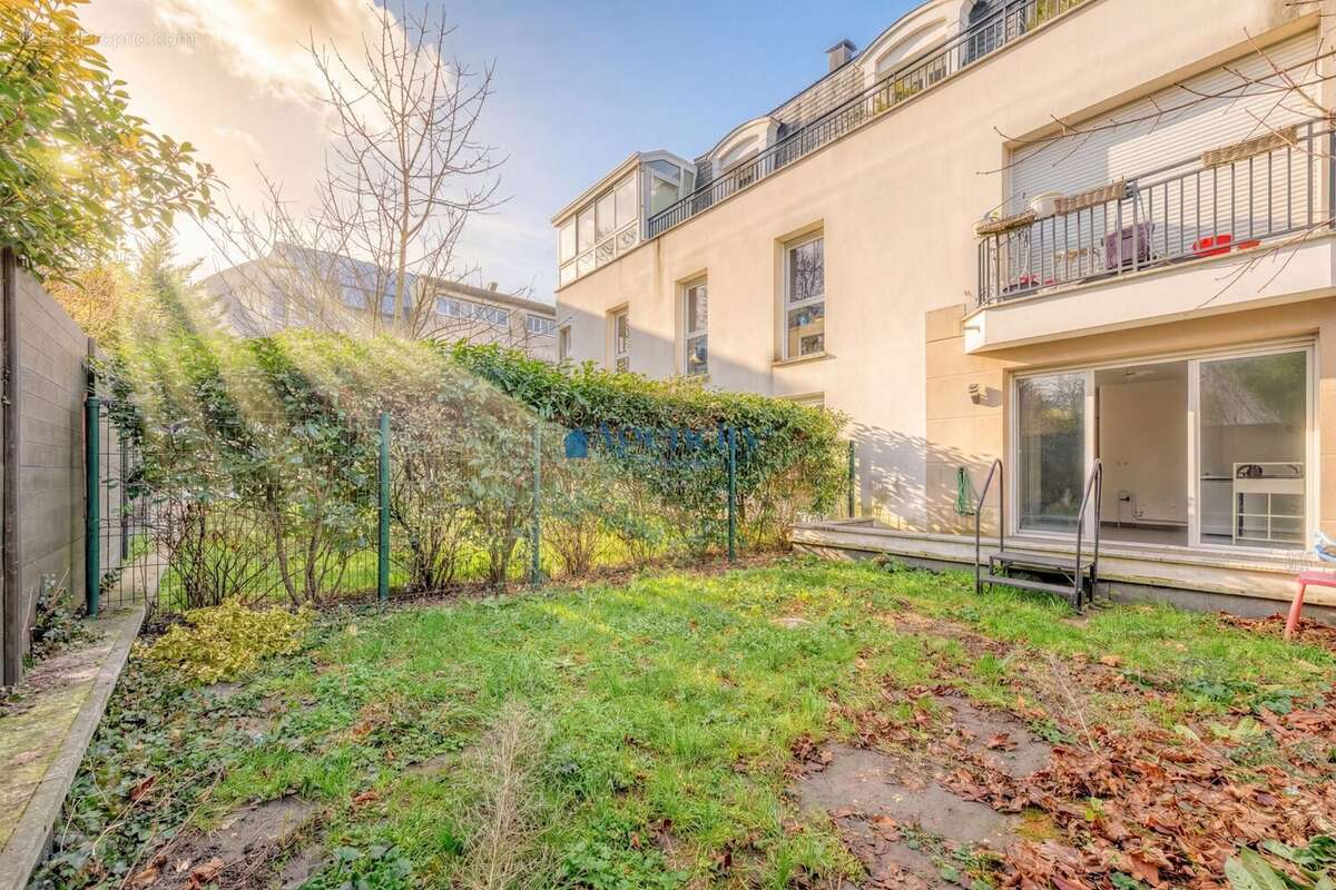 Jardin privatif - Appartement à NOISY-LE-GRAND