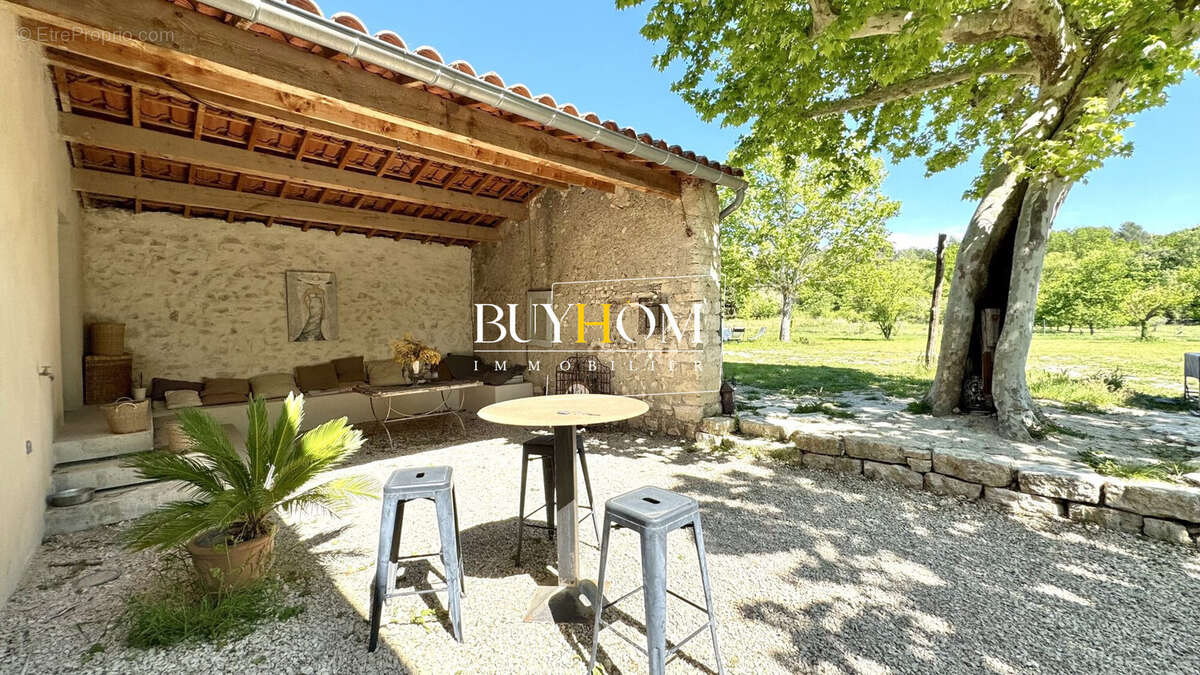 Maison à L&#039;ISLE-SUR-LA-SORGUE