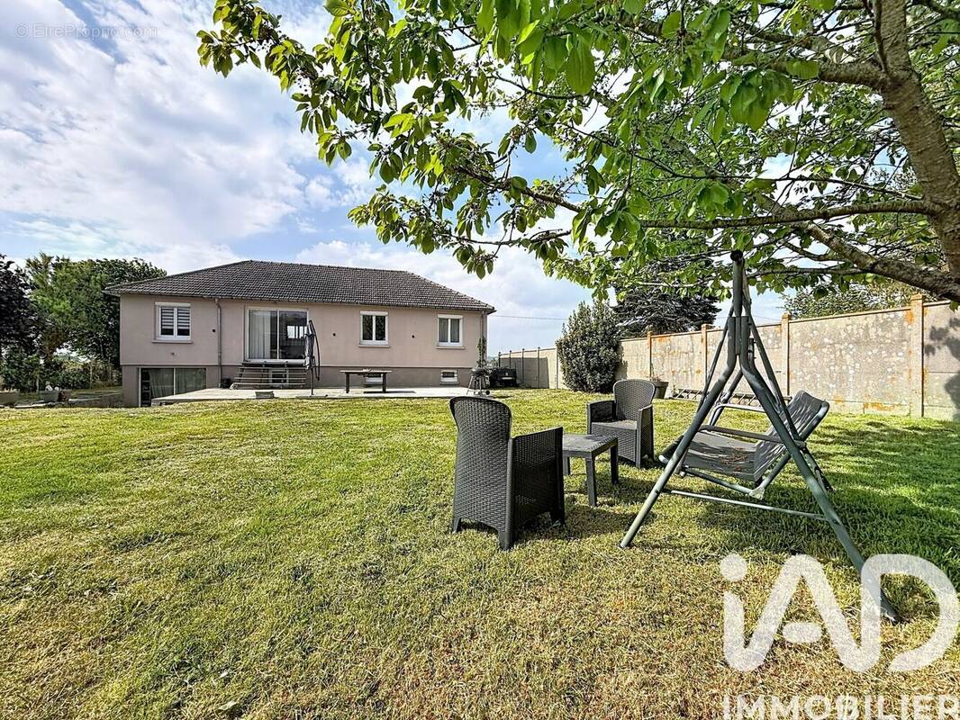 Photo 1 - Maison à PETIVILLE