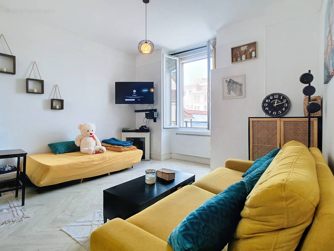 Appartement à SAINTE-SAVINE