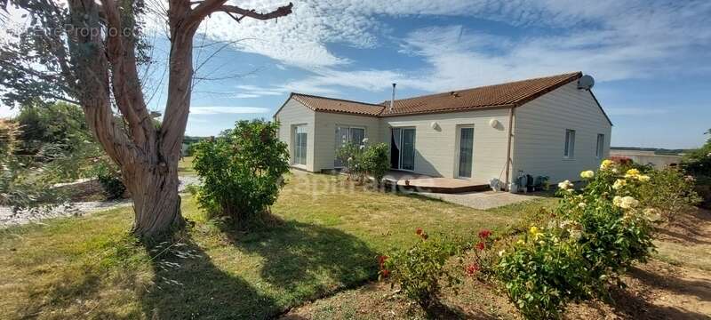 Maison à NALLIERS