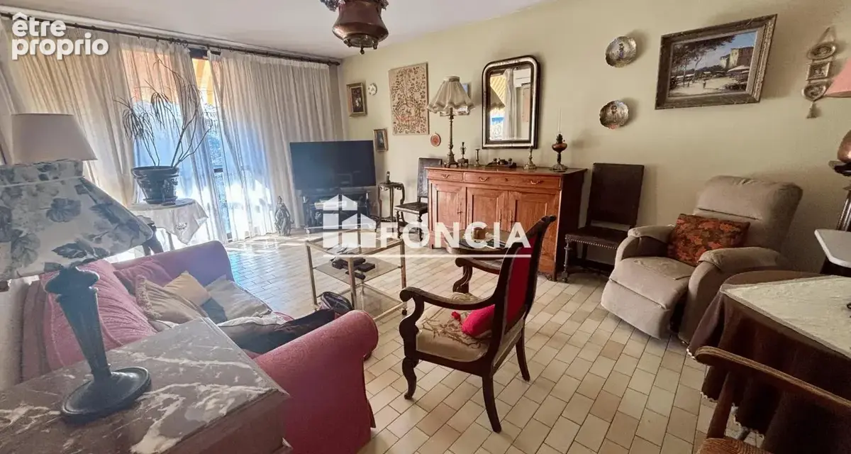 Montpellier – grand t2 + terrasse + parking – beau potentiel ! - photo 2