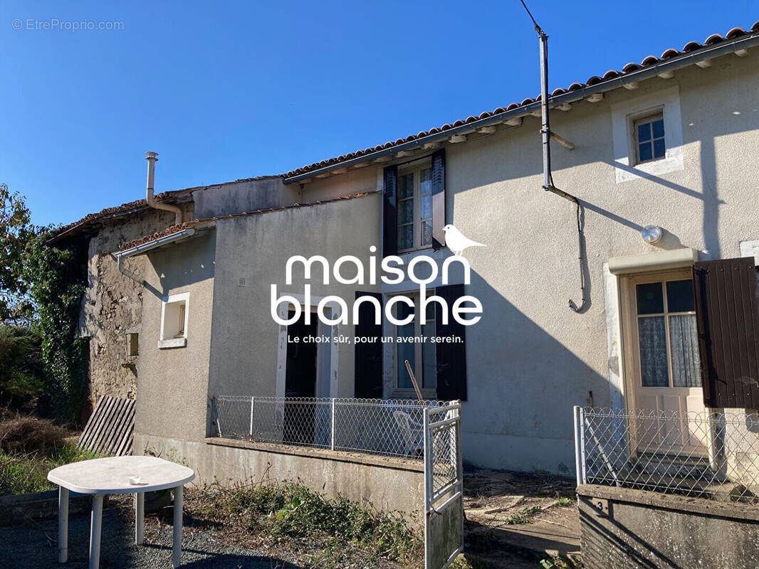 Maison à FOMPERRON