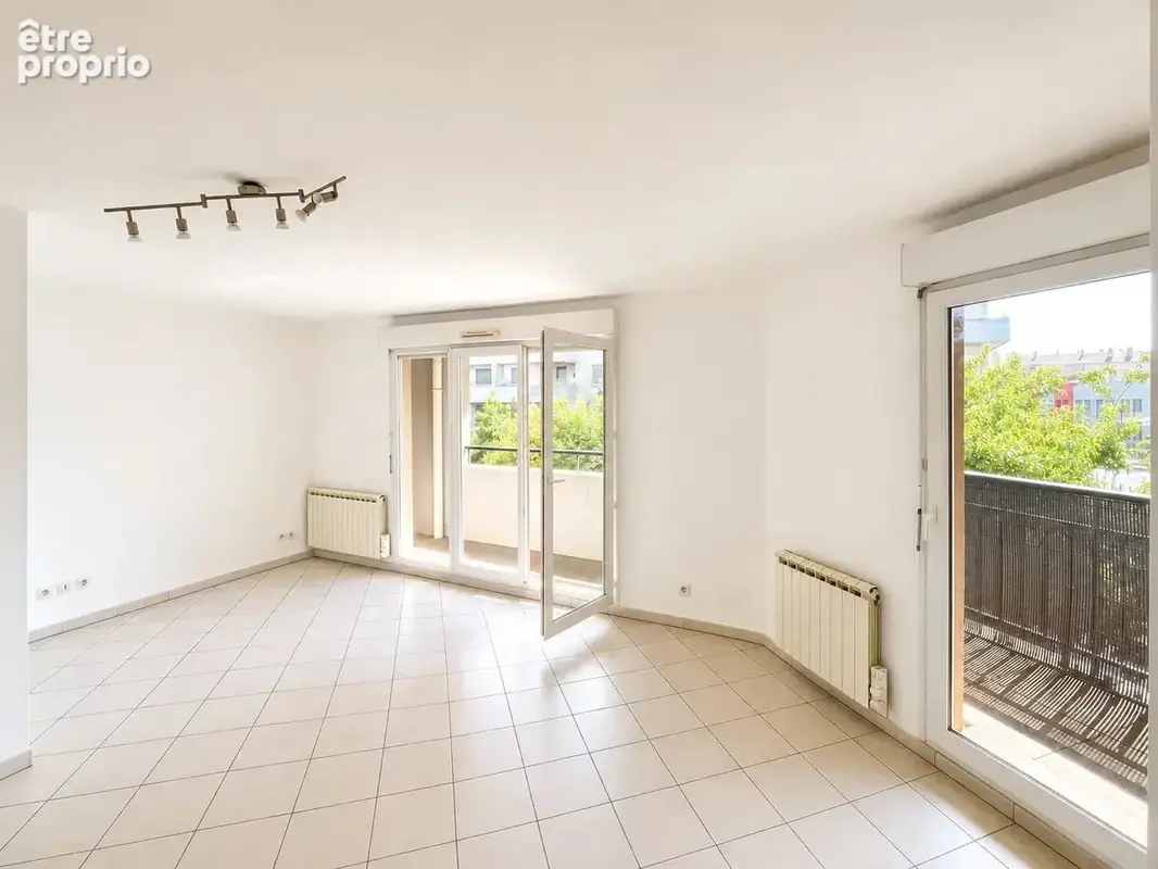 T3 64 m² avec terrasse, double garage et piscine – Villeurbanne - photo 2