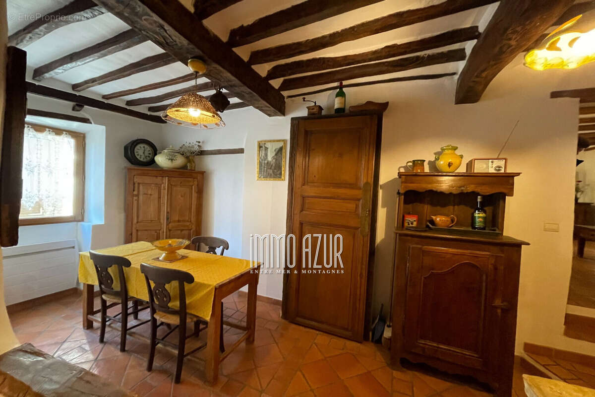 Appartement à TOURRETTES-SUR-LOUP