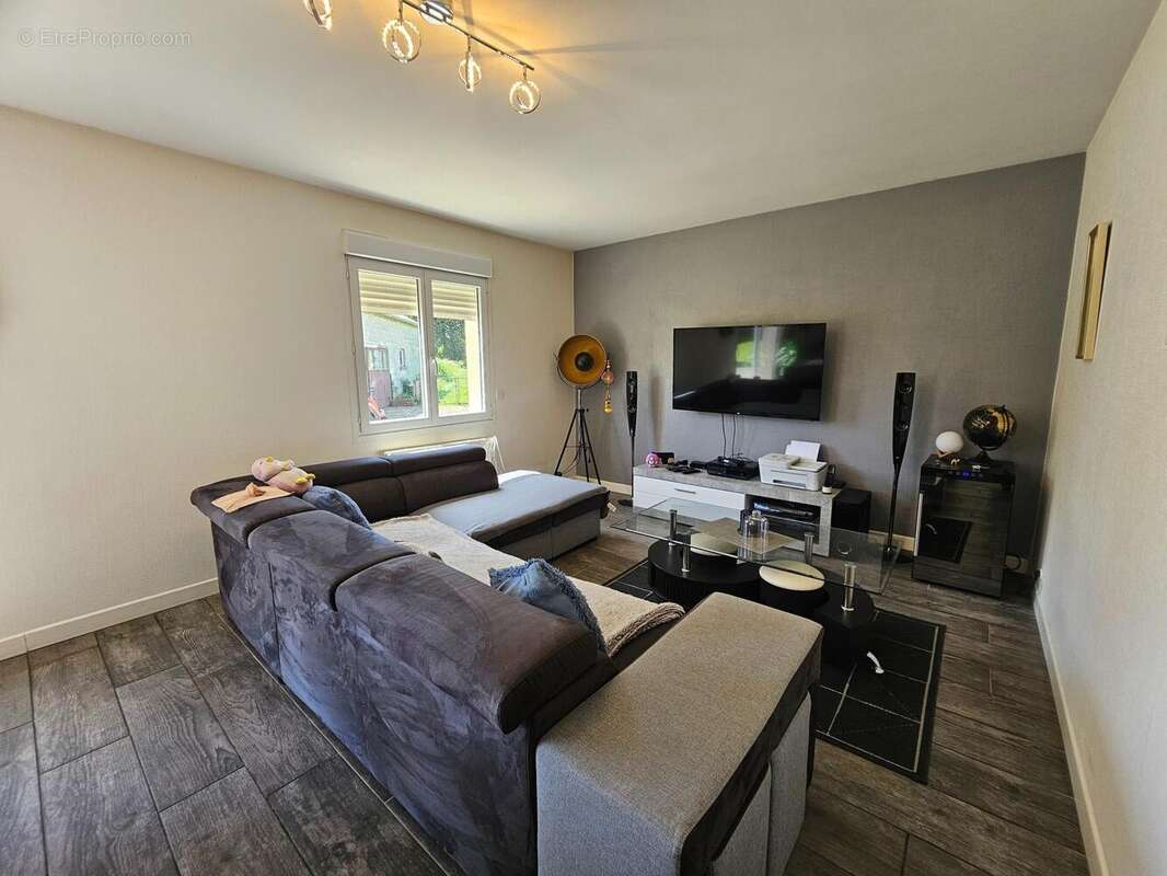 Maison 156 m² à Saint-Sauveur-La-Pommeraye  - photo 4