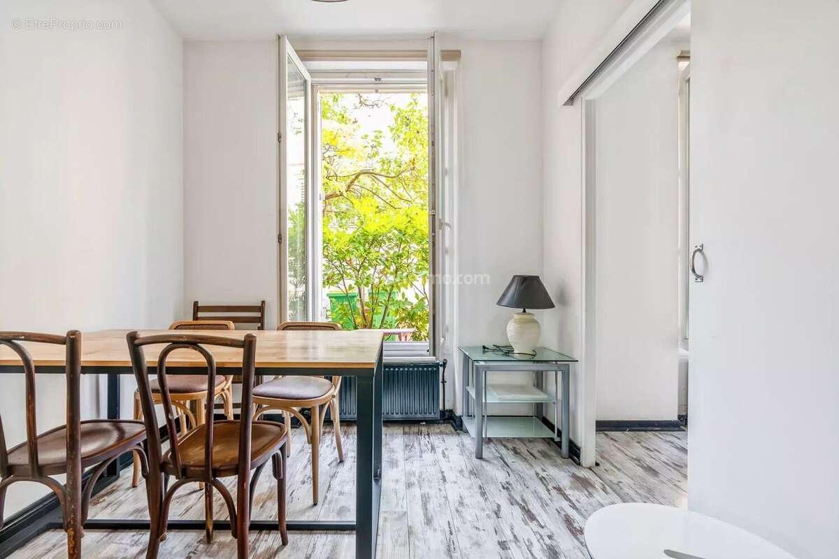 Vente Appartement Paris(75018) 399 000ï¿œ - photo 2