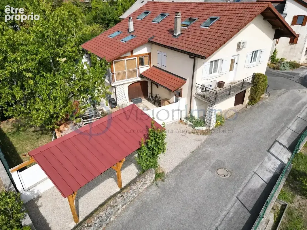 Maison à CLARAFOND-ARCINE