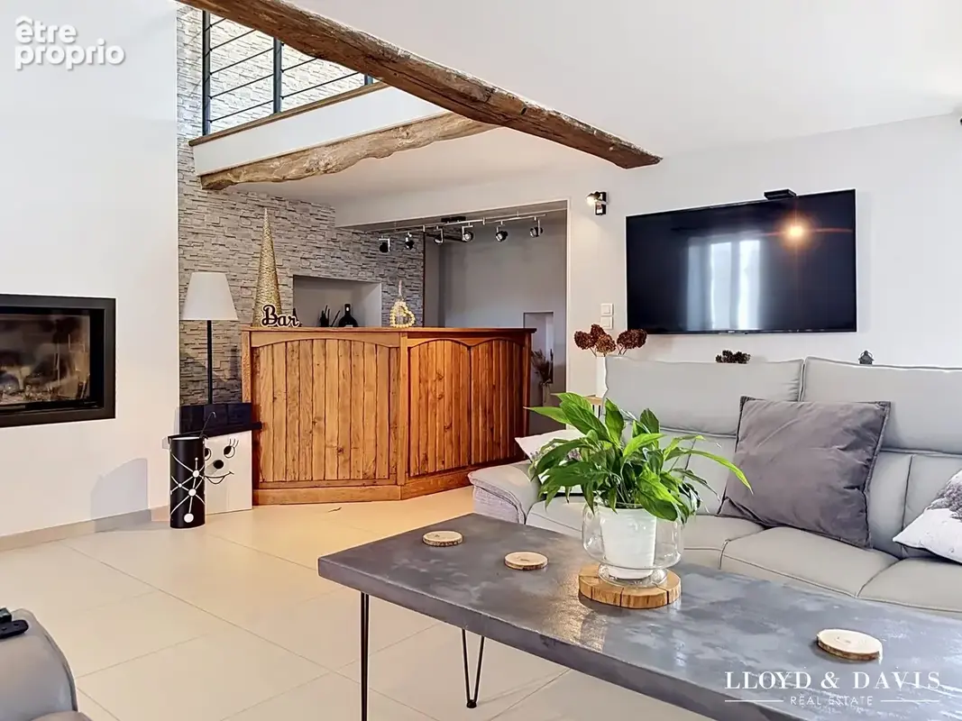 Maison 5 pièces 244 m² à vendre à Saint-Quantin-De-Rancanne (17800) - photo 8