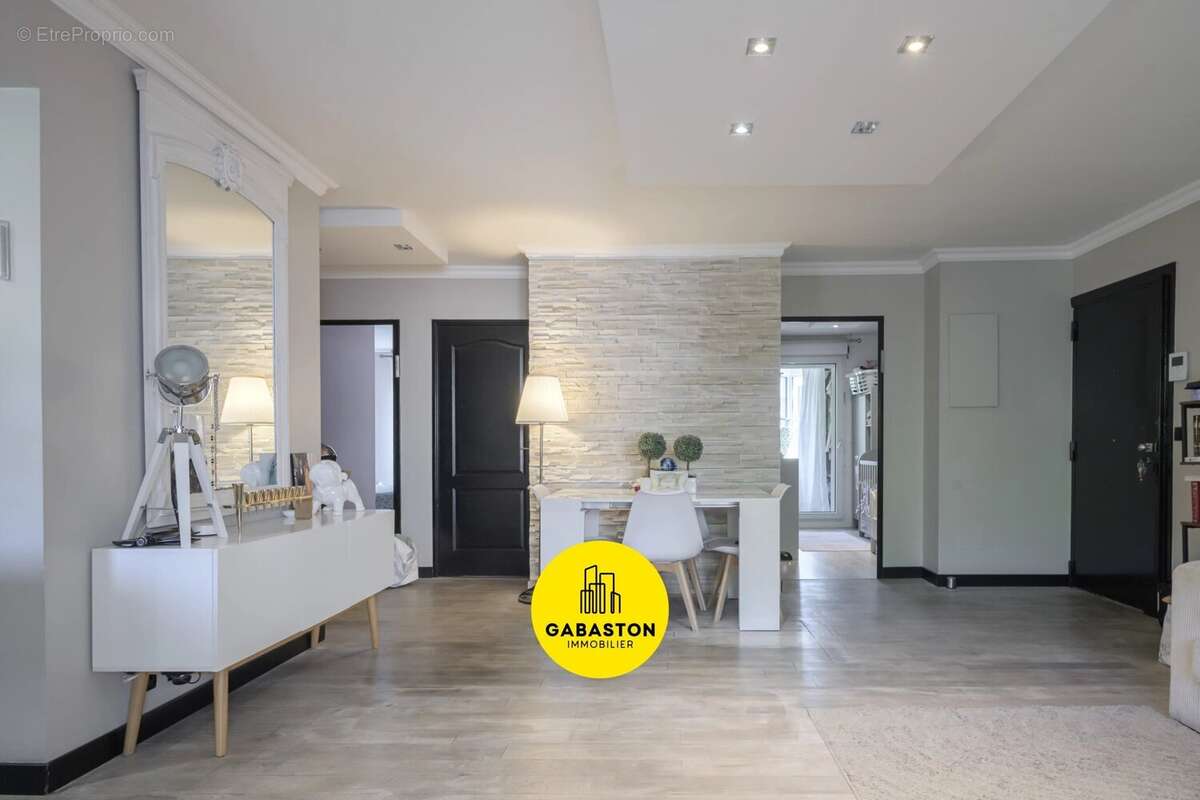 Appartement à MARSEILLE-8E