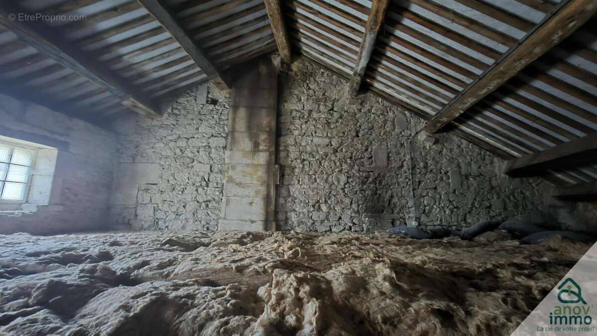 Maison à MOUTHIERS-SUR-BOEME