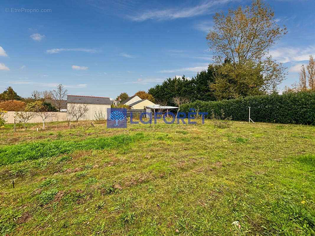 Terrain à ALLONNES
