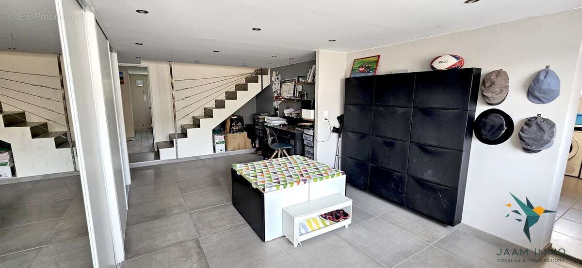 Maison à MONTMERLE-SUR-SAONE