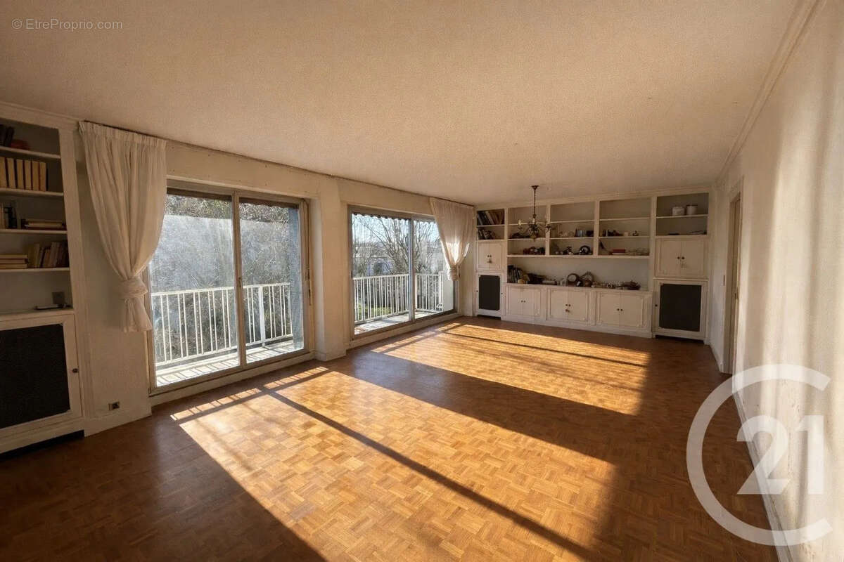 Appartement à SAINT-MAUR-DES-FOSSES