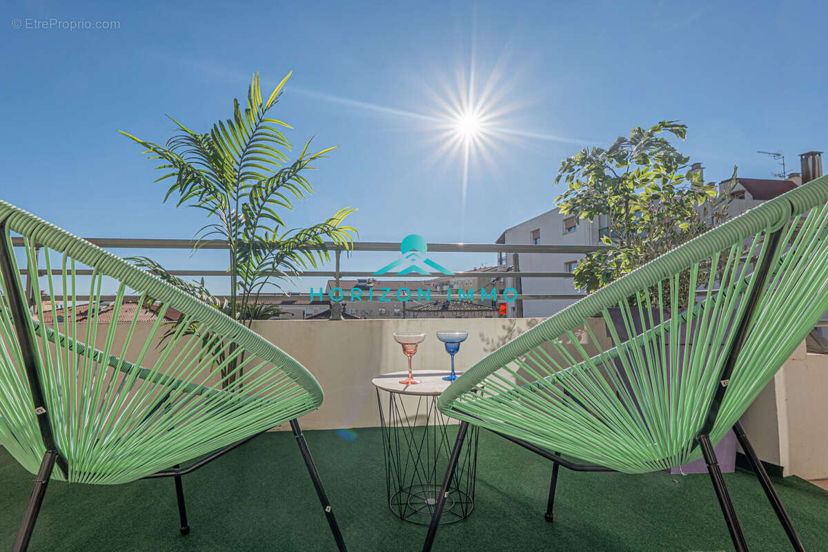 Appartement à SAINT-LAURENT-DU-VAR