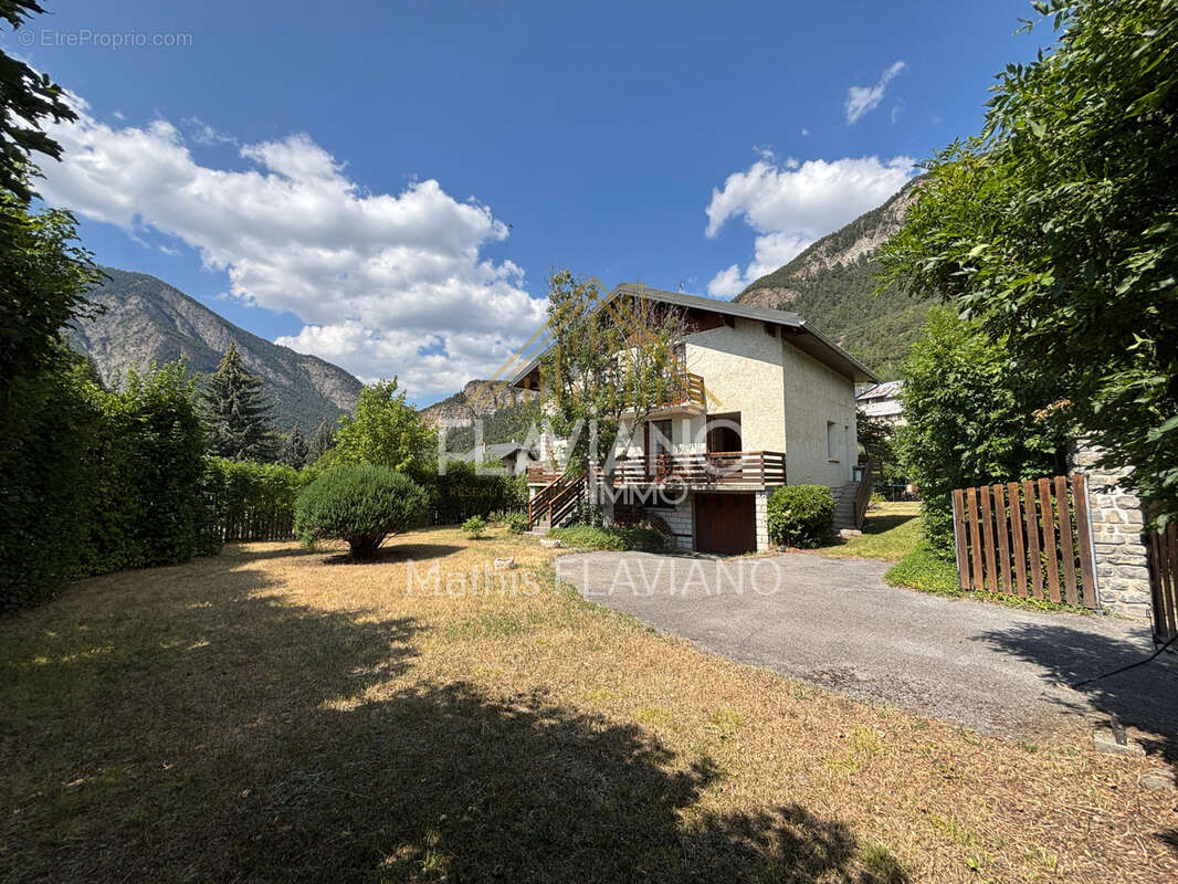 Maison avec terrain et garage - photo 2