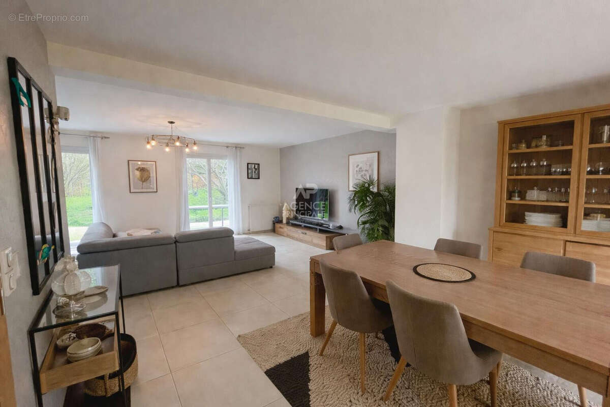 Maison Chapet 131 m2 AU CALME - photo 2