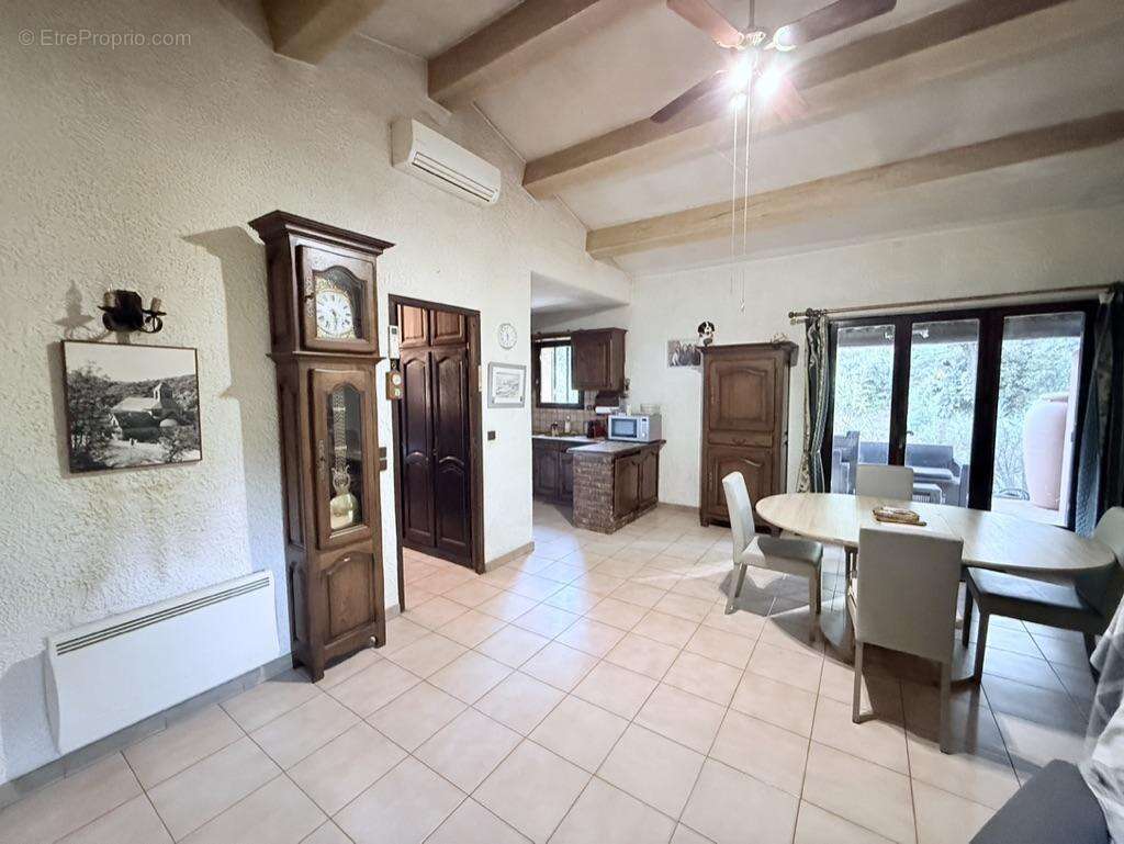 Maison à ROUSSILLON