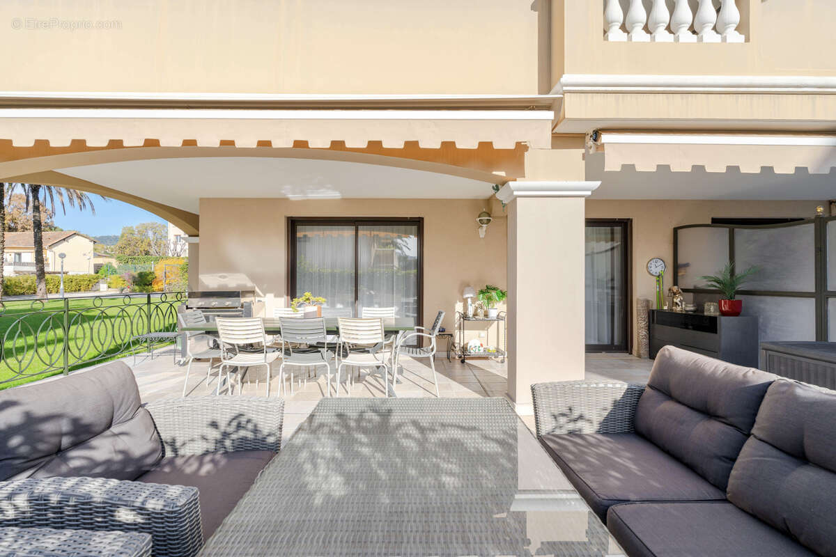 Appartement à HYERES