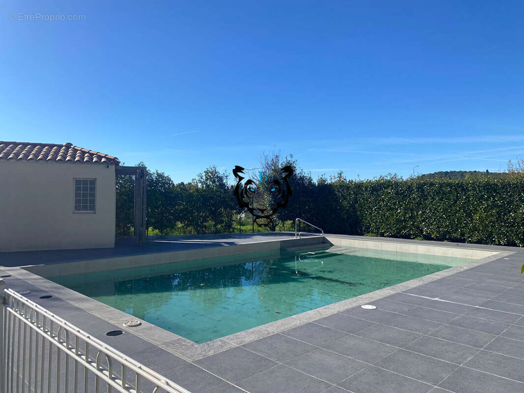 Appartement à LE MUY