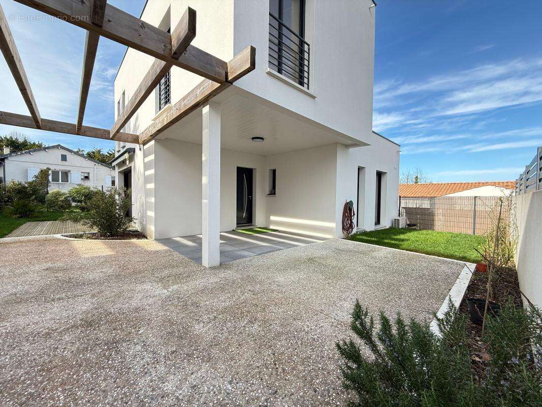 Maison à VAUX-SUR-MER