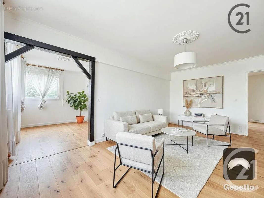 Appartement à COMBS-LA-VILLE