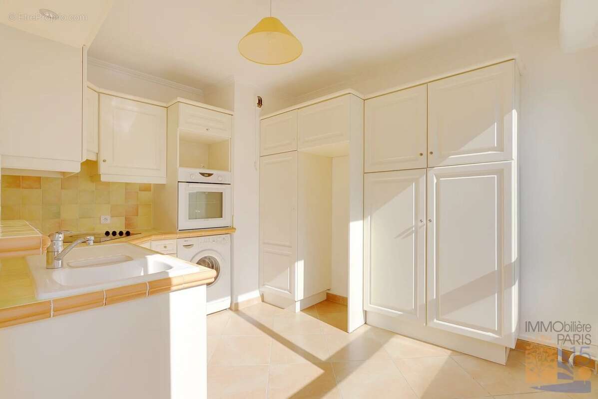 Appartement à PARIS-15E