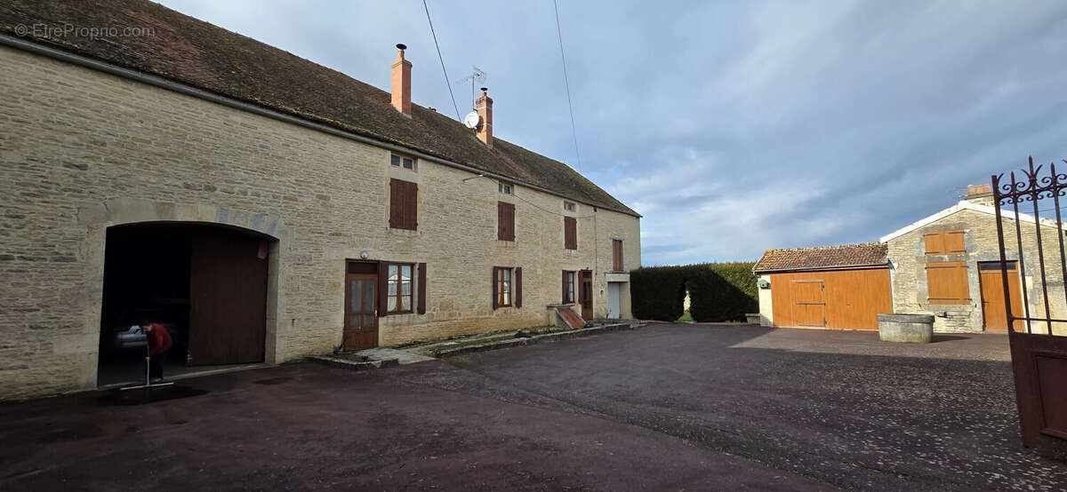 Maison à CHATILLON-SUR-SEINE