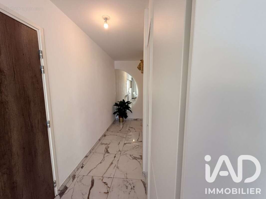 Photo 8 - Appartement à SAINT-GENIS-POUILLY
