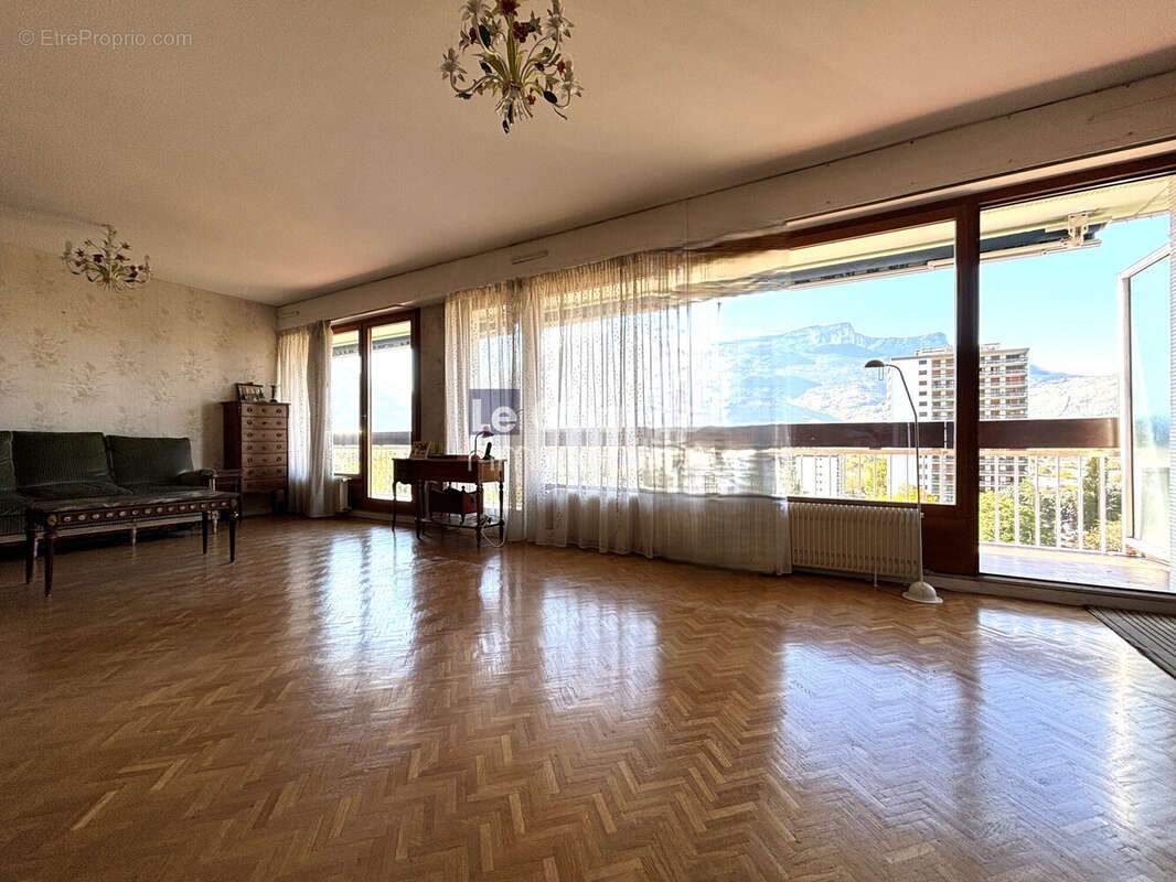 Appartement à SAINT-EGREVE