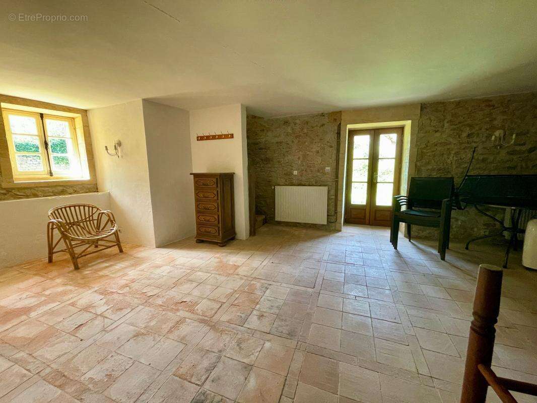 Maison à SAINTE-NATHALENE