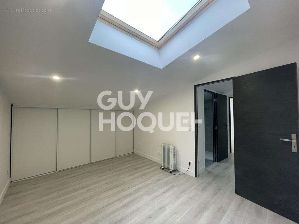 Maison à SAINT-MAUR-DES-FOSSES