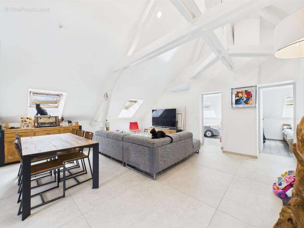 Appartement à CHALLES-LES-EAUX