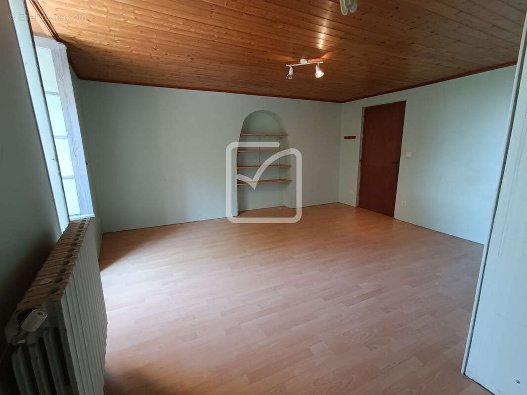 Maison de caractère 3 chambres avec jardin au cœur d'un village médiéval - photo 5