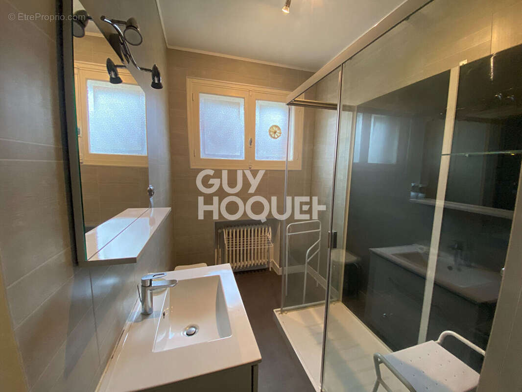 Maison à SAINT-CYR-SUR-LOIRE