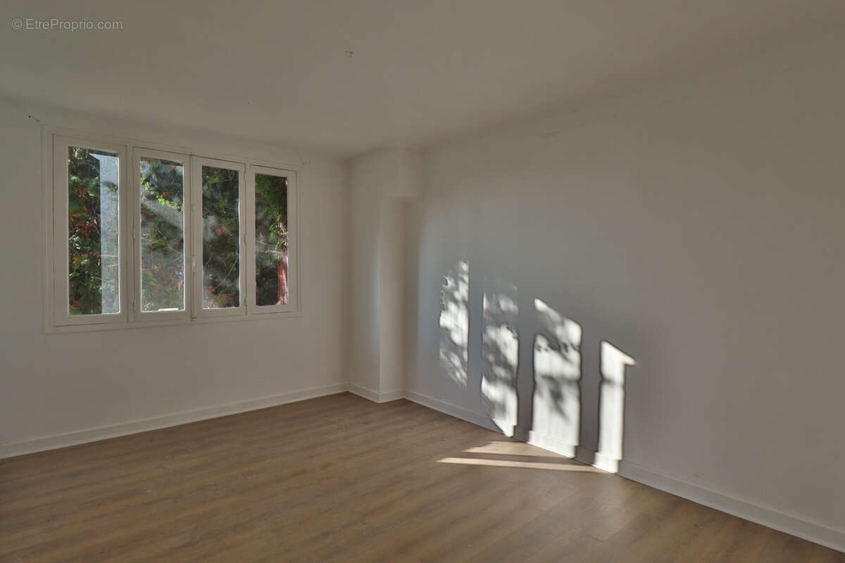 Maison à SAINT-JULIEN-LES-VILLAS