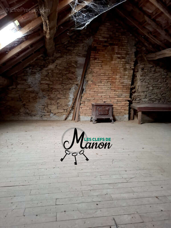 Maison à rénover 2 chambres petit terrain + grange - photo 13