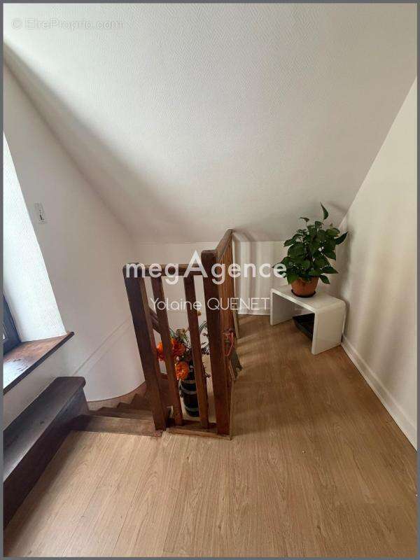 Maison à ENTRAYGUES-SUR-TRUYERE