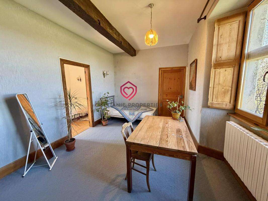 Propriétés de 2 maisons et dépendance - photo 10
