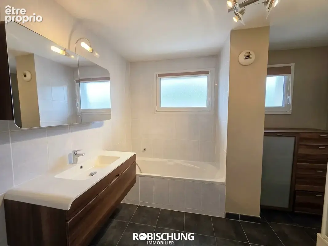 HIRSINGUE : Magnifique appartement dans environnement recherché - photo 4