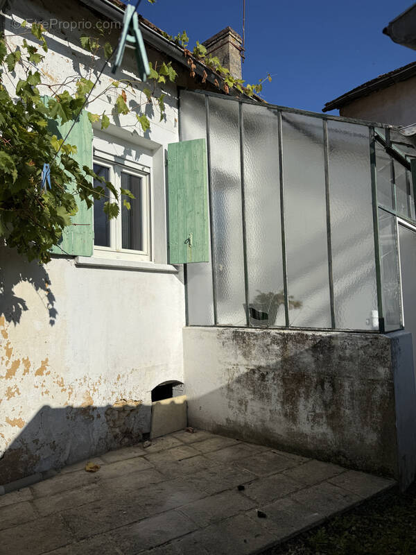 Maison à SAINT-COSME-EN-VAIRAIS