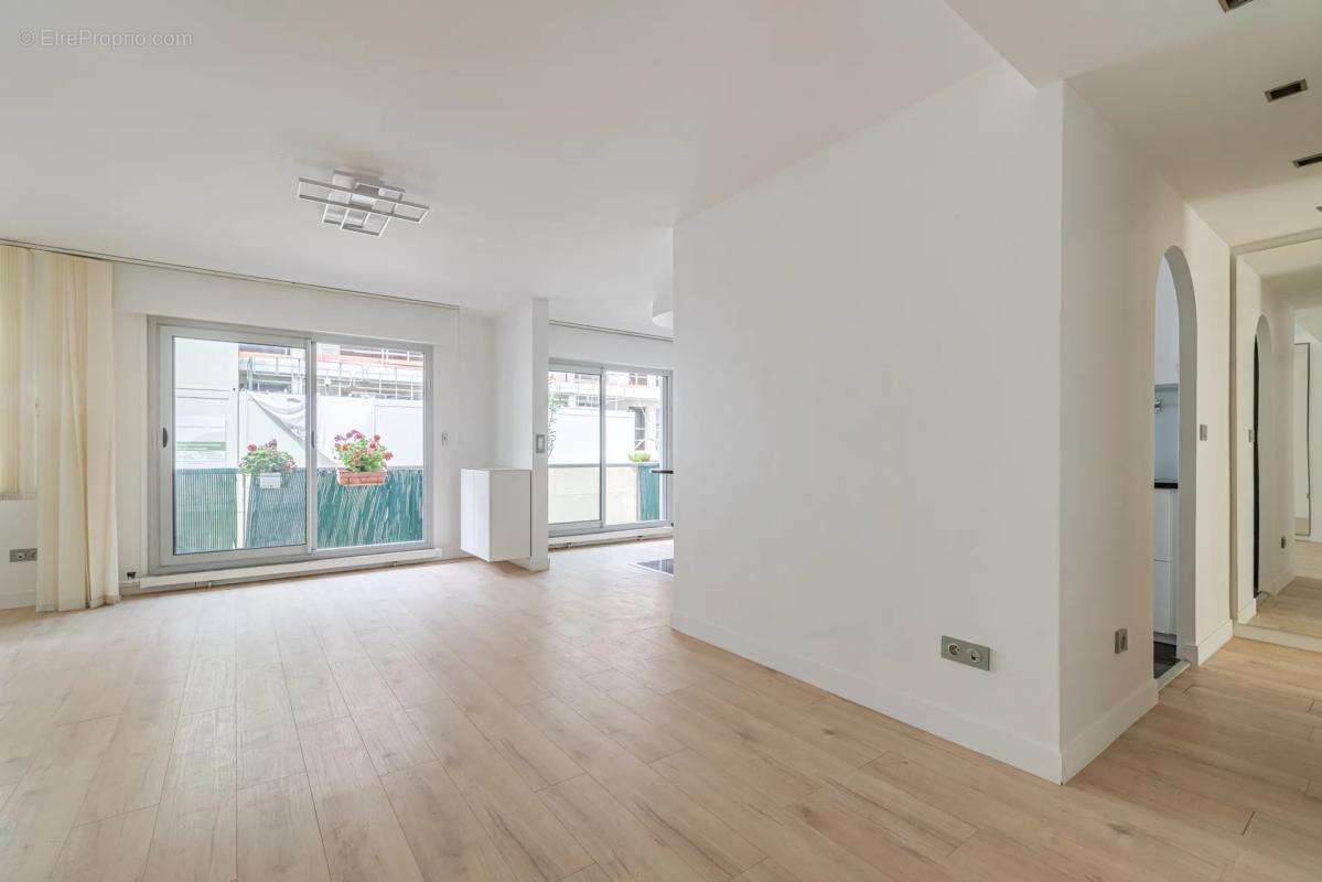 Appartement à PARIS-19E