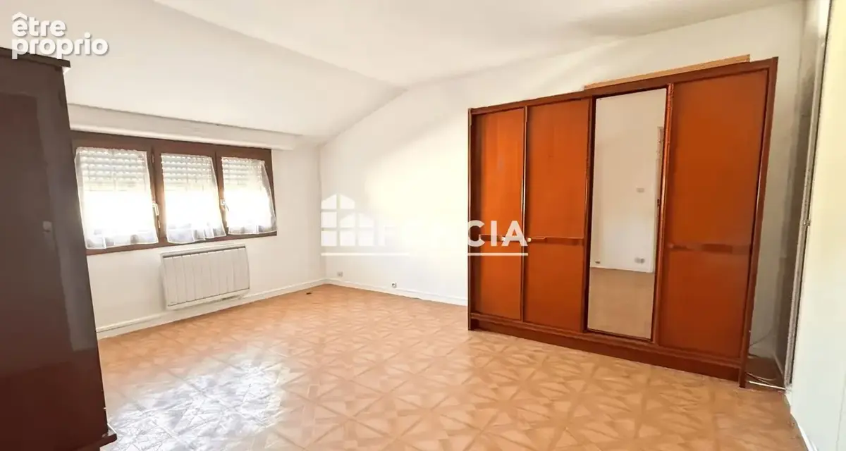Noiseau – Maison familiale, 3 chambres, véranda et jardin de 450 m² – 363 500 € - photo 5