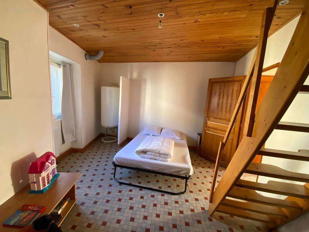 Maison à LARGENTIERE