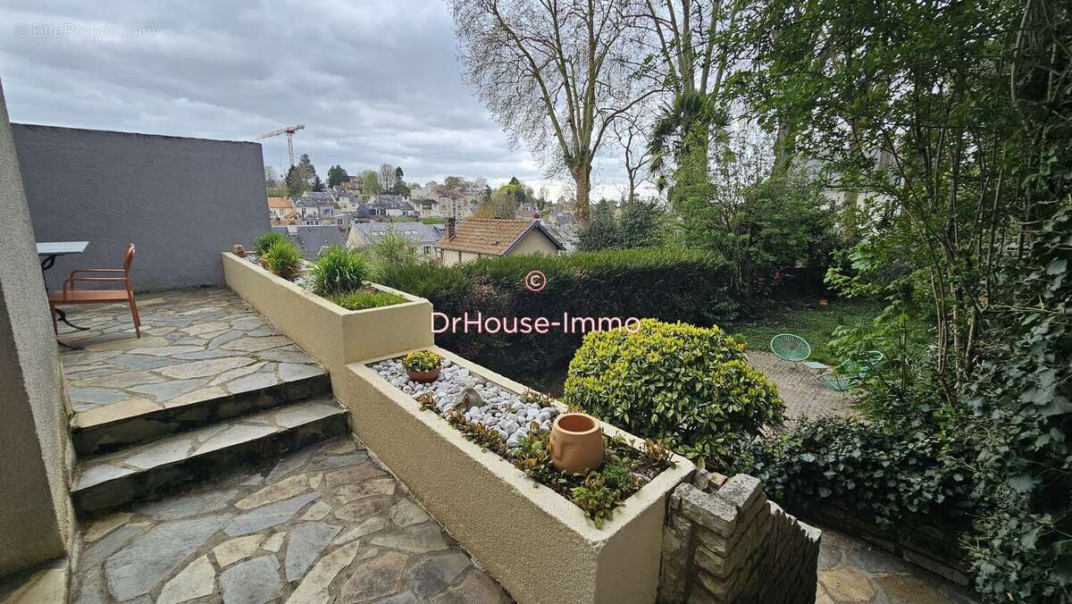 Maison 170 m² à Le Mans  - photo 3