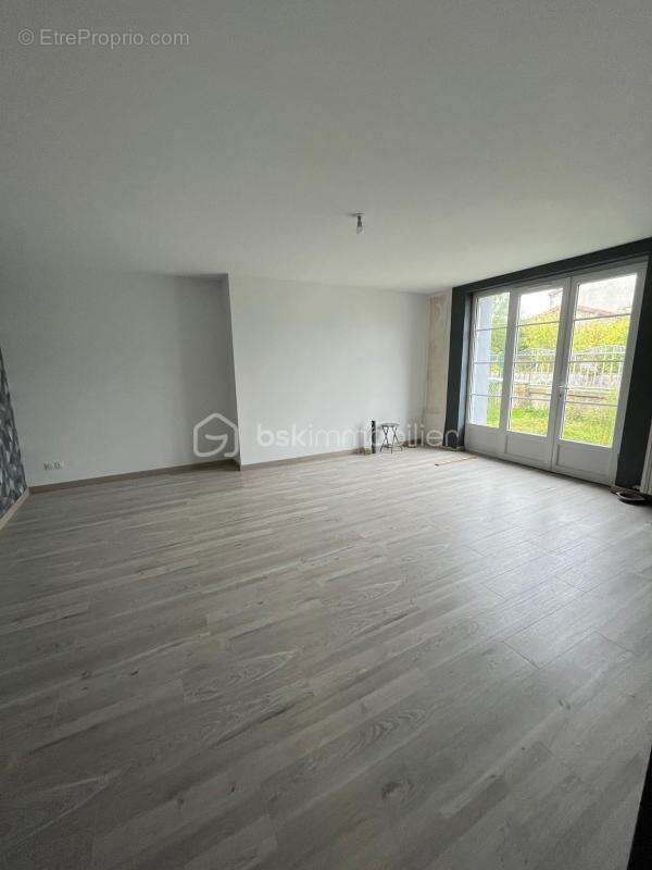 Maison à PRIN-DEYRANCON