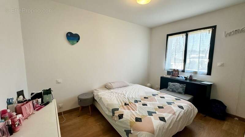 Maison à SAINT-JEAN-D'ILLAC